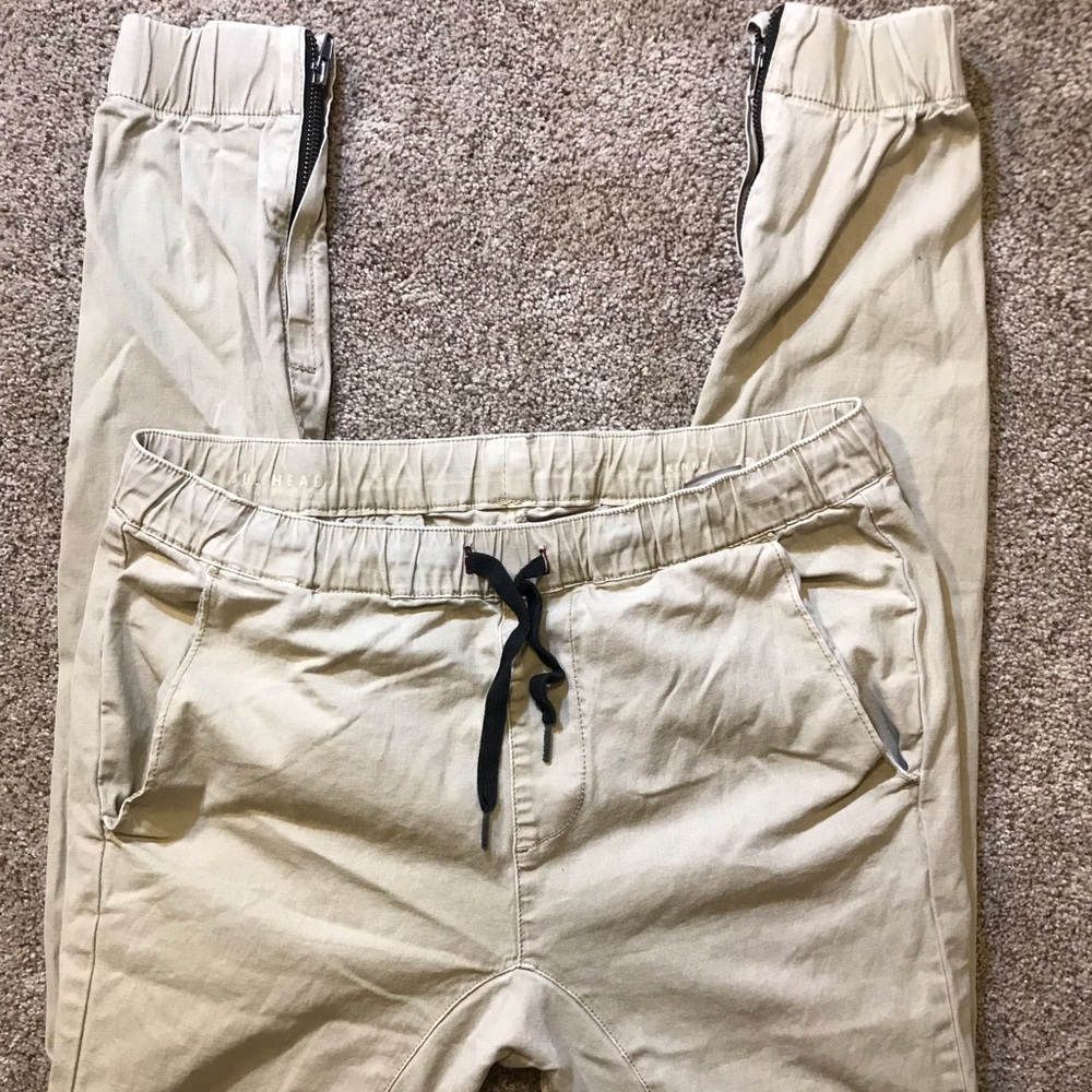 Bullhead Men’s Khaki Jogger Pant, Skinny Medium